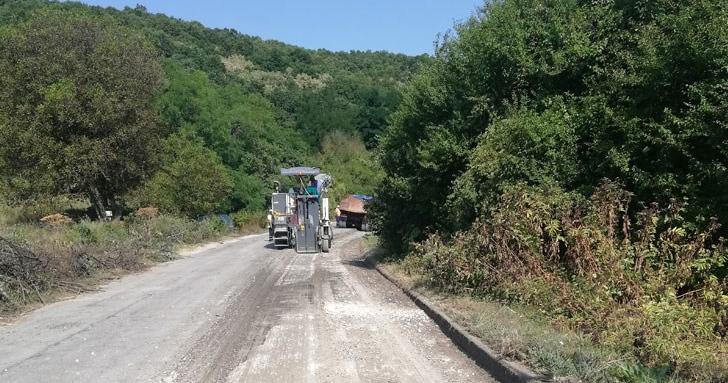 Ремонт на пътя спира рейса Разград-Кубрат